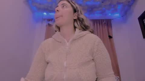 Lauu G online show from March 2025 07:41:01 AM