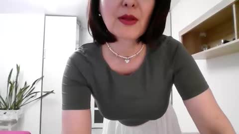 Diana  online show from October 2025 05:03:01 PM