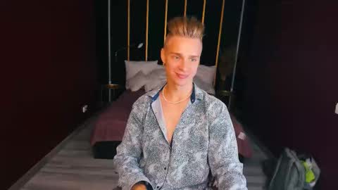 Lawrence online show from September 2025 04:47:01 AM