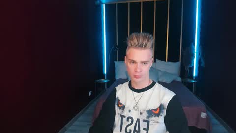 Lawrence online show from September 2025 10:39:02 AM