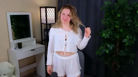 Diana online show from April 2026 04:29:01 PM