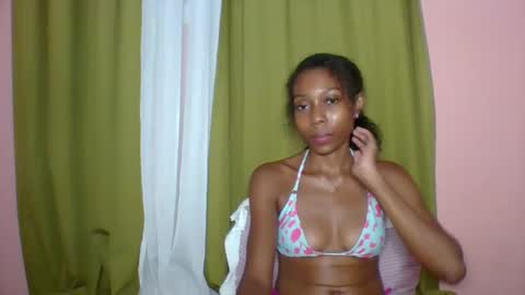 layannek online show from April 2026 06:14:02 PM