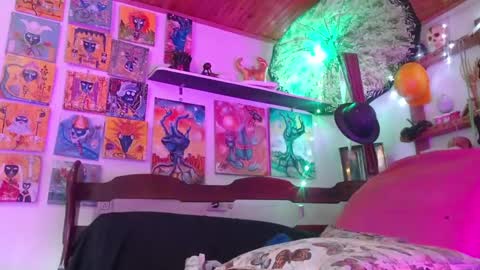 Laye19 online show from January 2025 02:35:02 PM