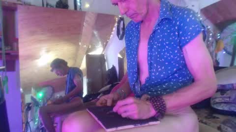 Laye19 online show from January 2025 06:04:02 PM