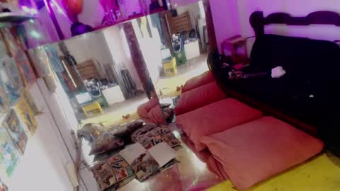 Laye19 online show from January 2025 07:08:01 PM