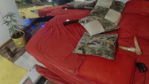 Laye19 online show from March 2025 01:43:01 AM