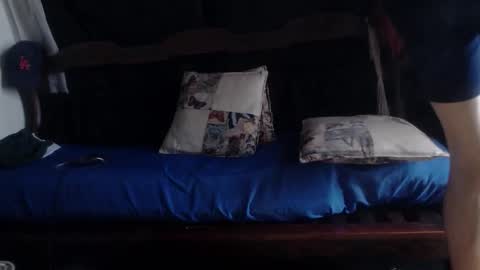 Laye19 online show from September 2025 06:02:02 PM