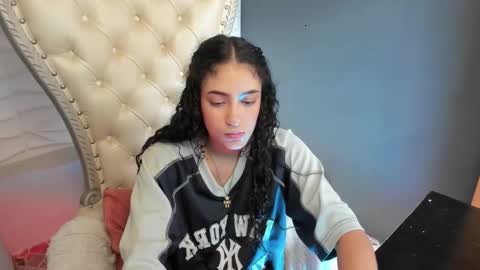 Layla online show from March 2026 06:38:02 PM