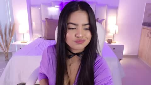 Layla Breezee online show from April 2026 01:41:01 PM