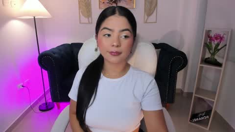 Layla Breezee online show from April 2026 08:34:02 AM