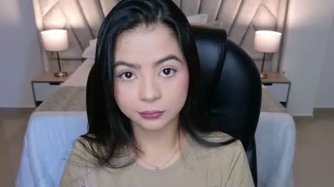 Layla Breezee online show from July 2026 12:02:02 PM