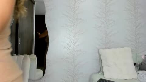 Snapshot of layla_vanegas chatting on October 2025 09:59:02 PM Layla Vanegas online show from October 2025 09:59:02 PM