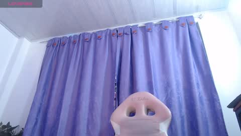 Snapshot of laylafoxy_tay chatting on January 2025 03:03:01 PM laylafoxy_tay online show from January 2025 03:03:01 PM