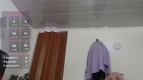 Snapshot of laylafoxy_tay chatting on January 2025 06:01:02 AM laylafoxy_tay online show from January 2025 06:01:02 AM