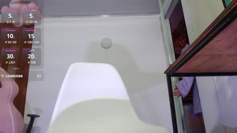 Snapshot of laylafoxy_tay chatting on January 2025 06:22:02 AM laylafoxy_tay online show from January 2025 06:22:02 AM