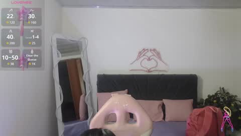 Snapshot of laylafoxy_tay chatting on January 2025 03:11:02 AM laylafoxy_tay online show from January 2025 03:11:02 AM