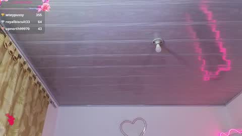 Snapshot of laylafoxy_tay chatting on March 2025 09:21:01 AM laylafoxy_tay online show from March 2025 09:21:01 AM
