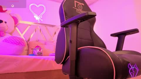 Snapshot of laylafoxy_tay chatting on October 2025 03:06:02 AM laylafoxy_tay online show from October 2025 03:06:02 AM