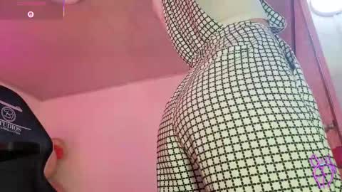 Snapshot of laylafoxy_tay chatting on October 2025 04:48:01 AM laylafoxy_tay online show from October 2025 04:48:01 AM