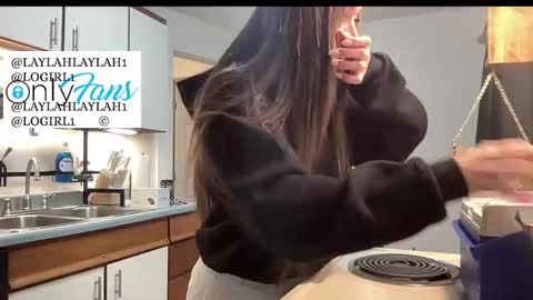 Snapshot of laylahlaylah1 chatting on December 2025 11:50:01 AM laylahlaylah1 online show from December 2025 11:50:01 AM