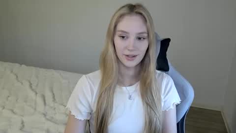 Snapshot of laylapretty001 chatting on October 2025 06:47:01 AM LaylaPretty001 online show from October 2025 06:47:01 AM