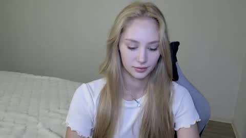 Snapshot of laylapretty001 chatting on December 2025 06:33:02 AM LaylaPretty001 online show from December 2025 06:33:02 AM