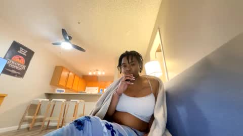 Snapshot of laylarose6 chatting on February 2026 06:22:01 AM Layla Ros online show from February 2026 06:22:01 AM