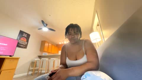 Snapshot of laylarose6 chatting on February 2026 06:40:02 AM Layla Ros online show from February 2026 06:40:02 AM