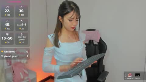 Snapshot of laylavelvet chatting on November 2025 11:20:02 PM LAYLA online show from November 2025 11:20:02 PM