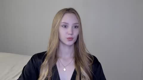 Laylla001 online show from December 2024 05:40:02 AM