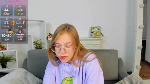 layriantavee online show from September 2025 01:27:01 PM