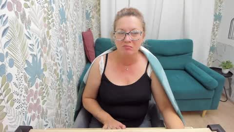 Snapshot of lea_fruit chatting on December 2024 11:35:01 AM Lea online show from December 2024 11:35:01 AM