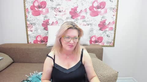 Snapshot of lea_fruit chatting on December 2024 07:21:02 PM Lea online show from December 2024 07:21:02 PM