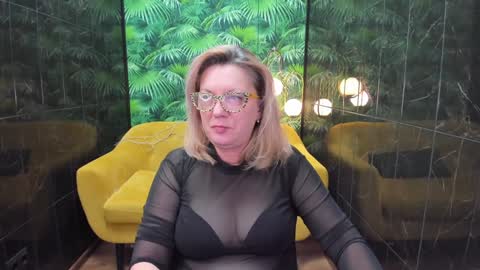 Snapshot of lea_fruit chatting on January 2025 08:06:02 AM Lea online show from January 2025 08:06:02 AM