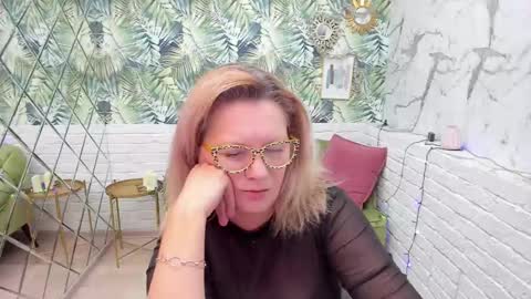 Snapshot of lea_fruit chatting on January 2025 11:43:02 AM Lea online show from January 2025 11:43:02 AM