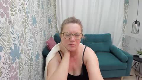 Snapshot of lea_fruit chatting on February 2025 08:28:02 AM Lea online show from February 2025 08:28:02 AM