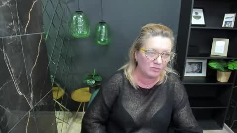 Snapshot of lea_fruit chatting on March 2025 08:13:01 AM Lea online show from March 2025 08:13:01 AM