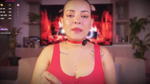 Snapshot of lea_gray_ chatting on July 2026 06:47:01 PM L E A online show from July 2026 06:47:01 PM