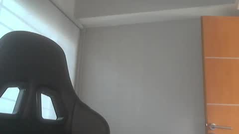 leowolf online show from November 2025 07:45:02 PM