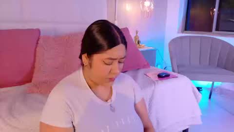 Leah online show from September 2025 03:01:01 PM