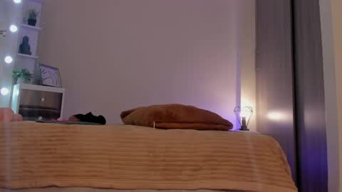 Snapshot of leahaltomm chatting on March 2025 12:11:02 AM leahaltomm online show from March 2025 12:11:02 AM