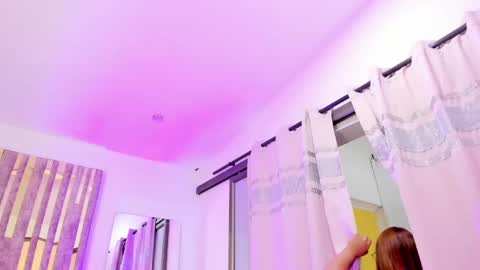 Snapshot of leahbarker chatting on January 2025 12:35:02 PM Leah online show from January 2025 12:35:02 PM