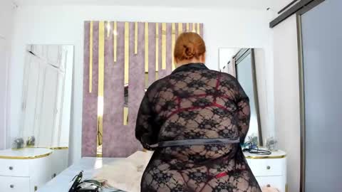 Snapshot of leahbarker chatting on February 2025 11:26:02 PM Leah online show from February 2025 11:26:02 PM