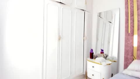 Snapshot of leahbarker chatting on March 2025 11:06:01 PM Leah online show from March 2025 11:06:01 PM