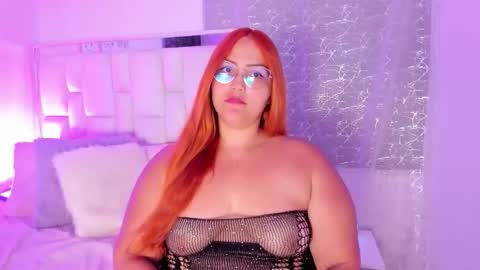 Snapshot of leahbarker chatting on October 2025 02:09:02 AM Leah online show from October 2025 02:09:02 AM