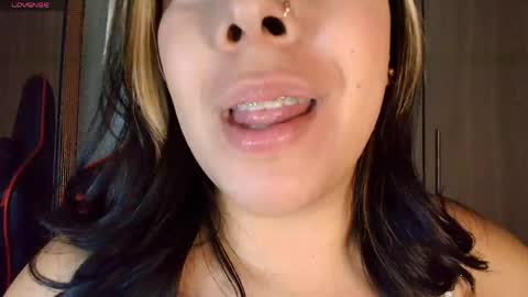 Snapshot of leahtemptation chatting on April 2026 08:46:01 AM leah online show from April 2026 08:46:01 AM