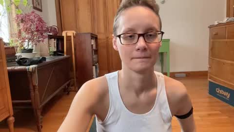 Snapshot of leahwilde chatting on February 2025 04:39:02 PM Lee online show from February 2025 04:39:02 PM