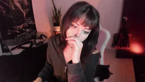 Snapshot of leamelie chatting on September 2025 07:41:02 AM Amelia Black OF AMELIABLACK666 I lost all my thumbs up help me to get 80 online show from September 2025 07:41:02 AM