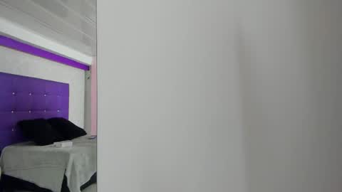 leamoreau__ online show from November 2025 11:56:02 AM