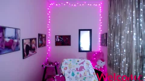 Leandra online show from February 2025 06:24:01 PM